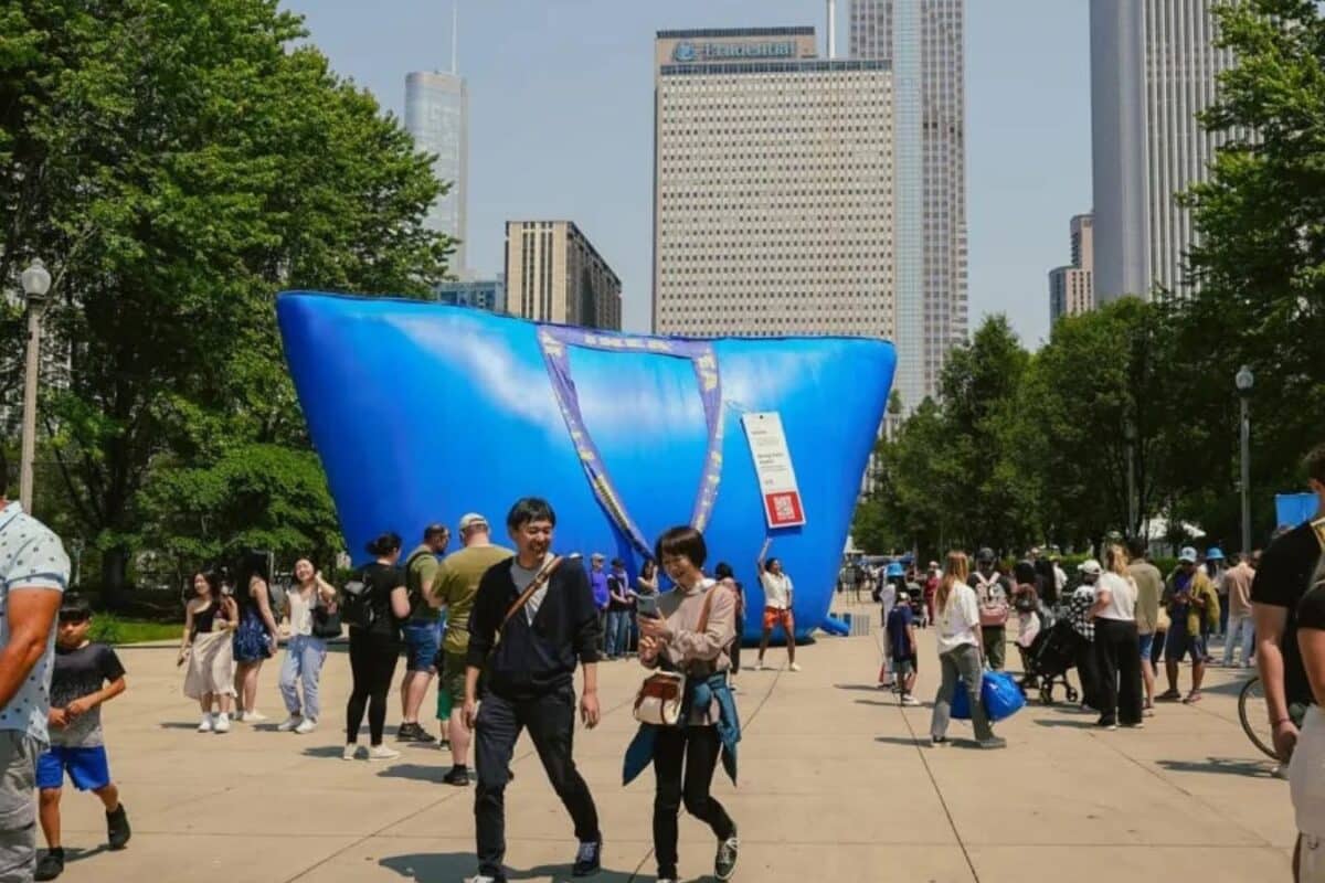 5 times, the IKEA Blue Bag carried the unexpected and the macabre