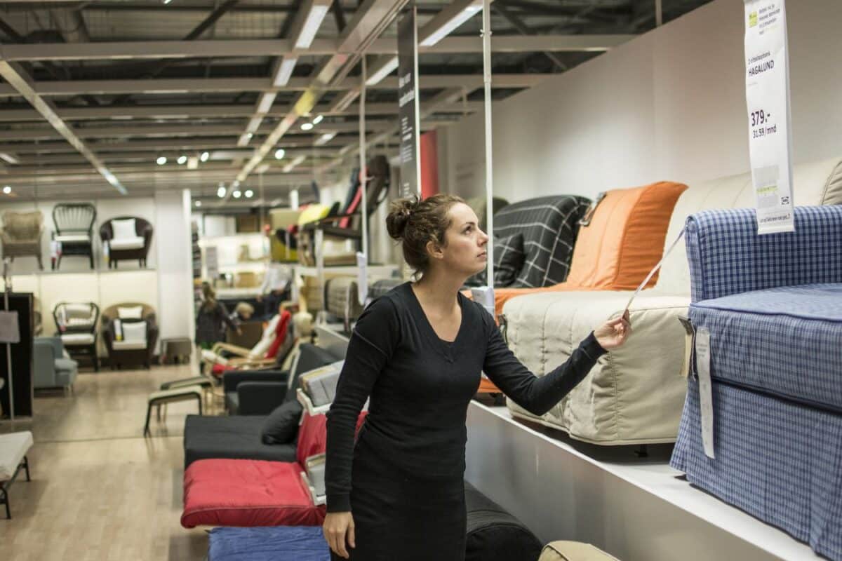 woman looking for IKEA discount