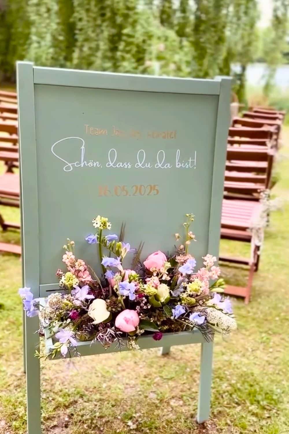 wedding sign diy from old IKEA easel