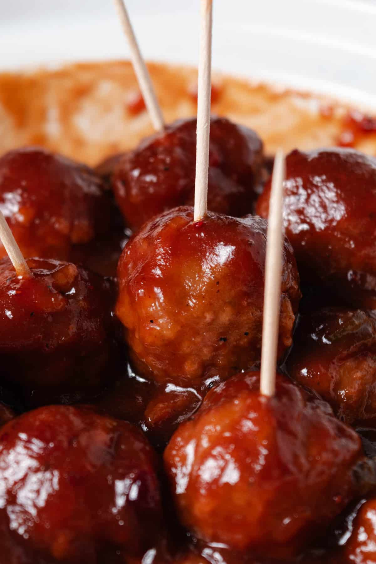 cranberry-jalapeno-meatballs-14 - IKEA Hackers cranberry jalapeno meatball appetizer finger food recipe