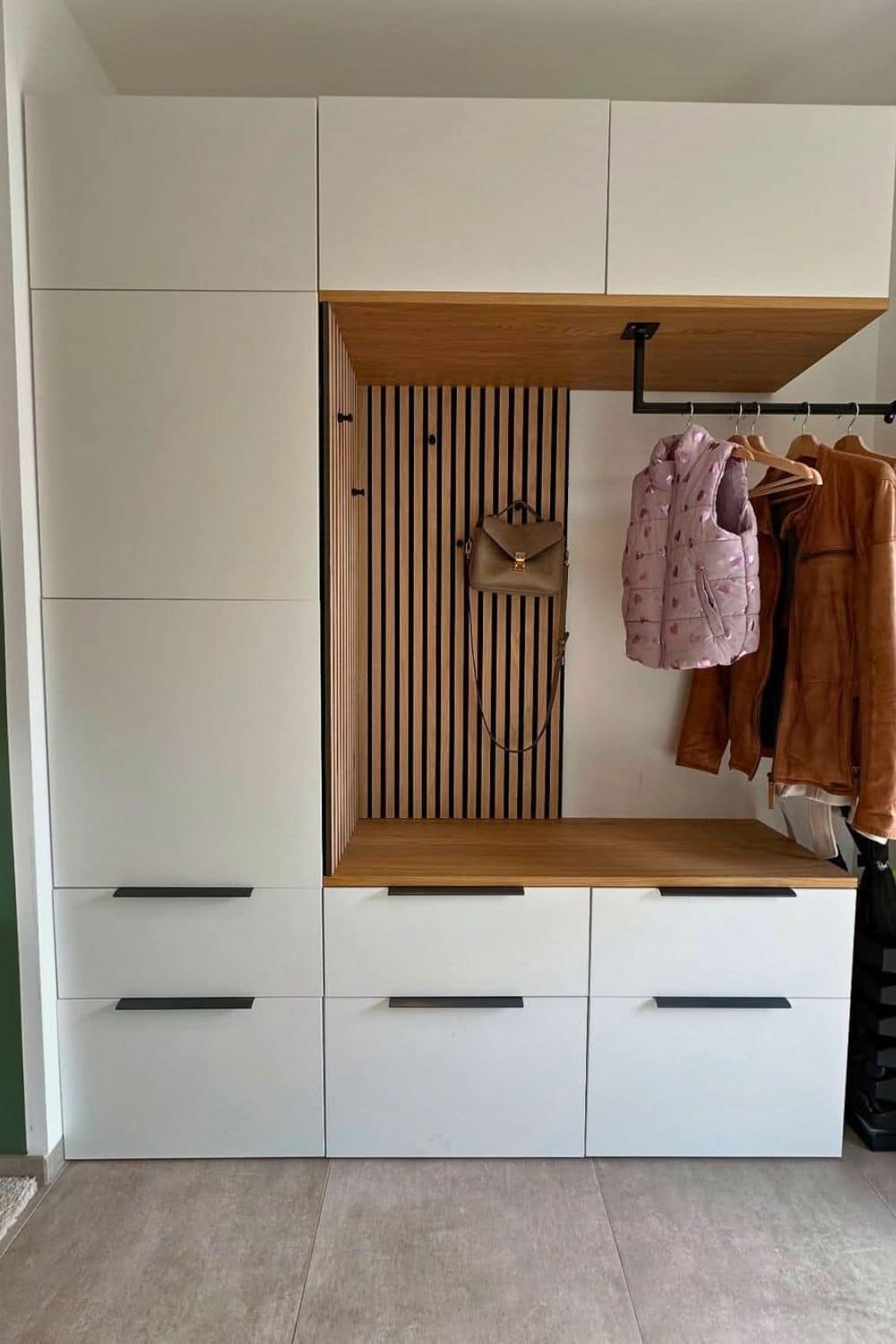 entryway-furniture-ikea-besta-hack-2 - IKEA Hackers IKEA BESTÅ hacks - entryway storage