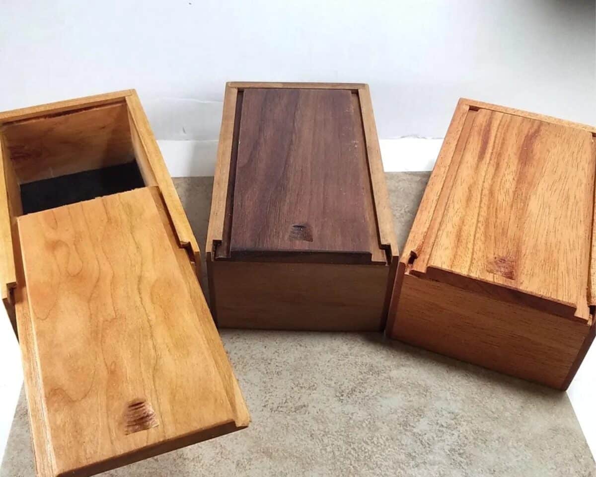 box to keep phone for device free dinner