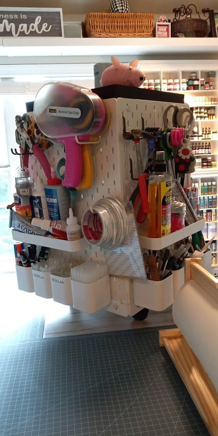 craft-desk-organizer - IKEA Hackers rotating craft cart with ikea pegboard